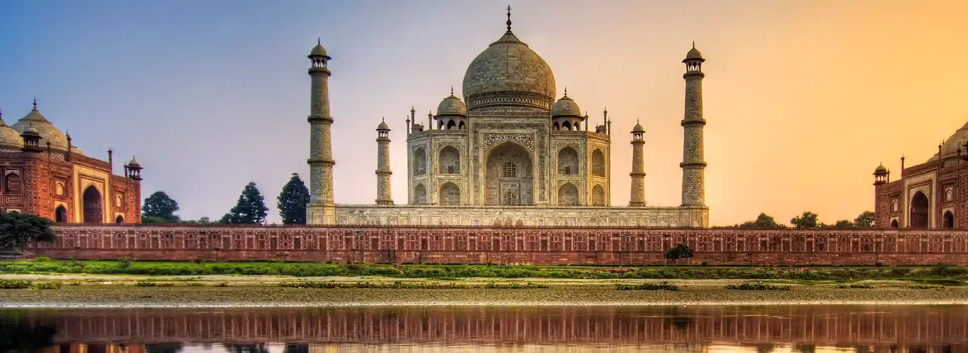 From Delhi: Taj Mahal Sunrise and Old Delhi Tour – By Car